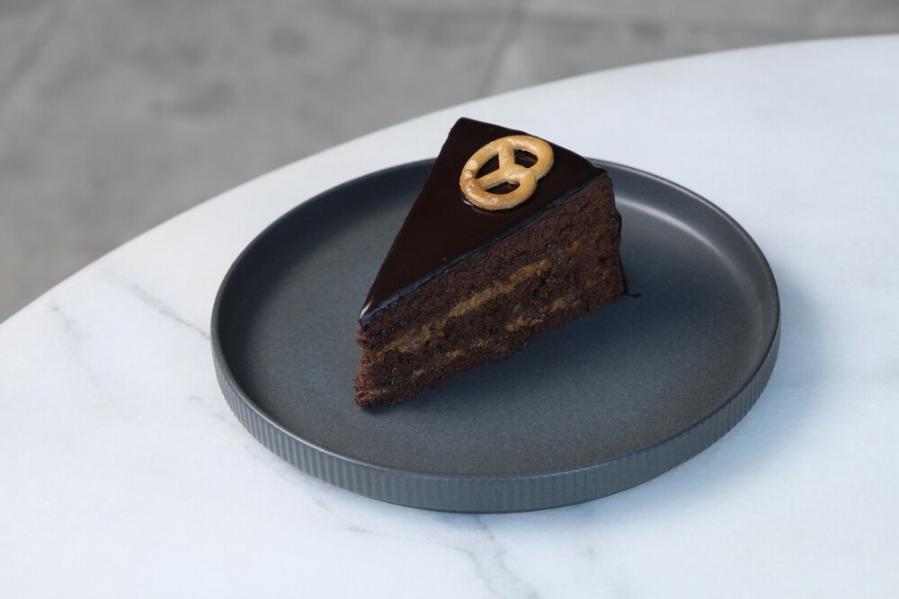 كيكة الشوكولاتة المملحة / Pretzel Chocolate Cake